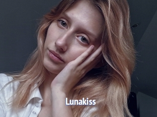 Lunakiss