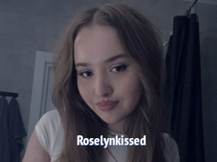 Roselynkissed